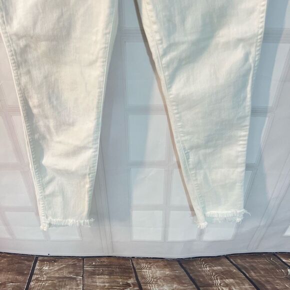 Madewell 10" High-Rise Skinny Jeans in Pure White: Step-Hem Edition size 10 - Picture 8 of 14